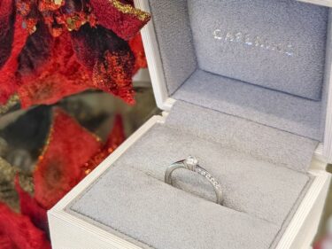 【長野市】婚約指輪の渡し方は？感動のプロポーズに欠かせないリングケースをご紹介！