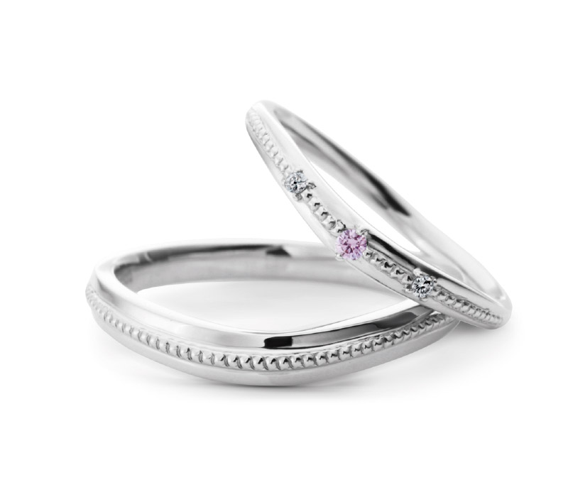 ミル打ちの結婚指輪　ミルク＆ストロベリー「ラ・トリニーテ」