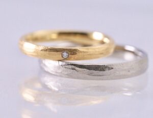 丈夫な結婚指輪をお探しの方には「鍛造製法」の指輪がおすすめ！鍛造製法のメリット・デメリットとは？