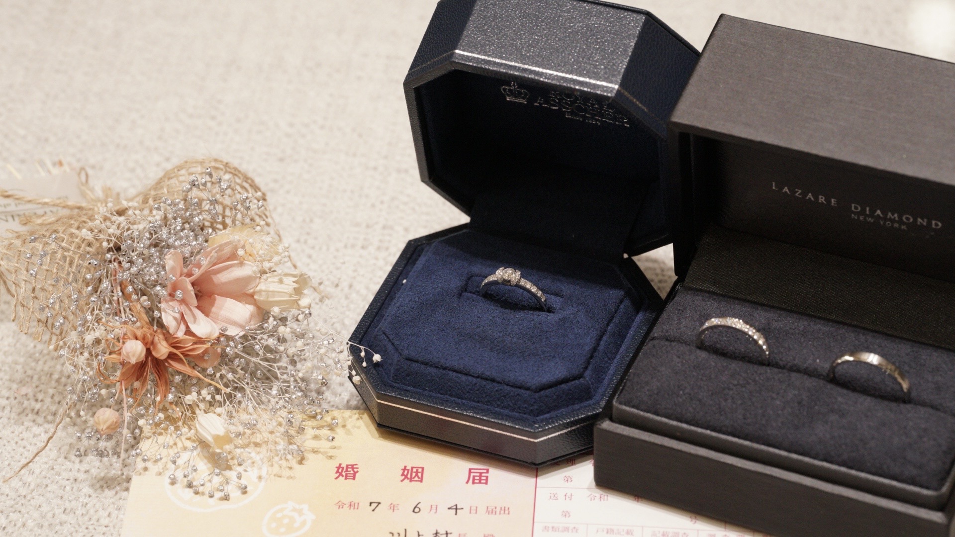 プラチナの婚約指輪と結婚指輪 ロイヤル・アッシャー&ラザールダイヤモンド