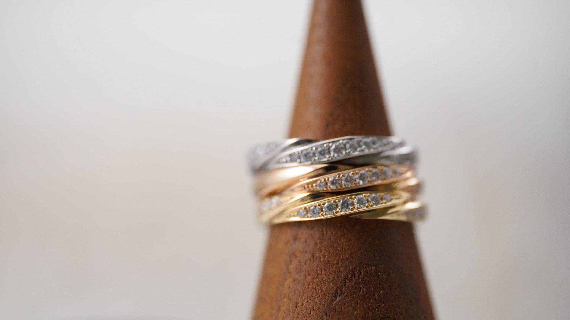 プラチナ、ピンクゴールド、イエローゴールドの結婚指輪