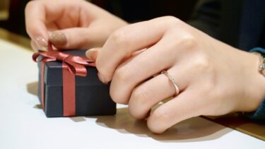 結婚指輪の幅はどのくらいが人気？｜男性と女性で変わる印象の違いと後悔しない選び方