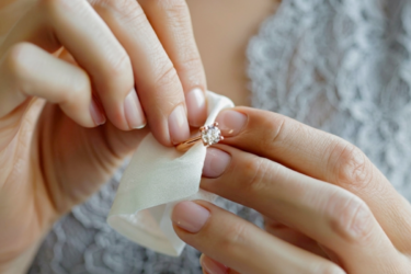 結婚指輪・婚約指輪のクリーニング方法｜自宅でのお手入れと店舗メンテナンスの全知識