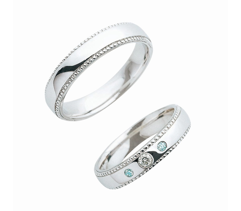 ミル打ちの結婚指輪　スイートブルーダイヤモンド