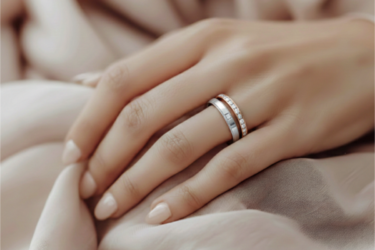 結婚指輪のメレダイヤモンドを徹底解説｜数と配置で変わる印象と選び方のヒント