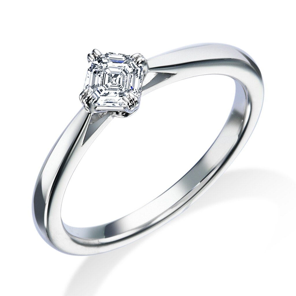 ロイヤルアッシャーの婚約指輪:AC038