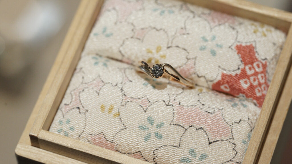 杢目金屋の婚約指輪
