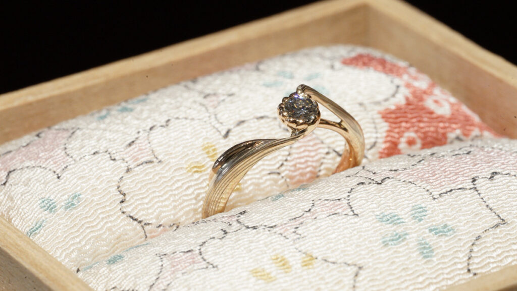 杢目金屋の婚約指輪