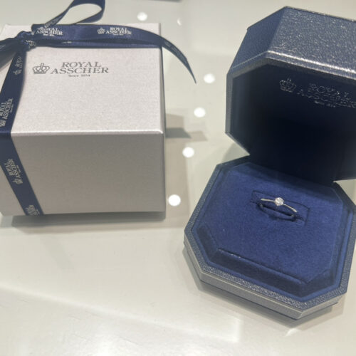 ロイヤルアッシャーの婚約指輪