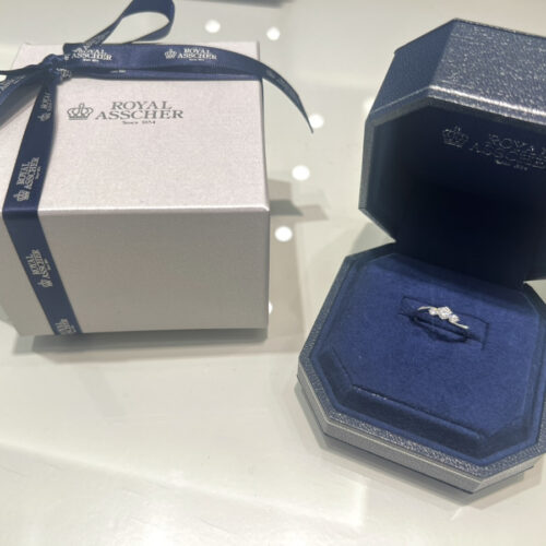 ロイヤルアッシャーの婚約指輪
