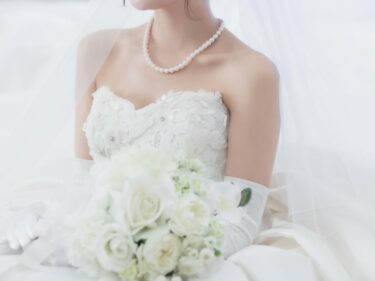 ウエディングドレスに合うパールネックレス