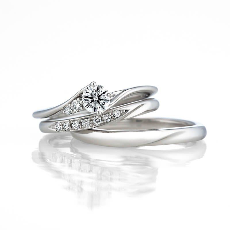 ラザールダイヤモンドのセットリング「カシオペア」