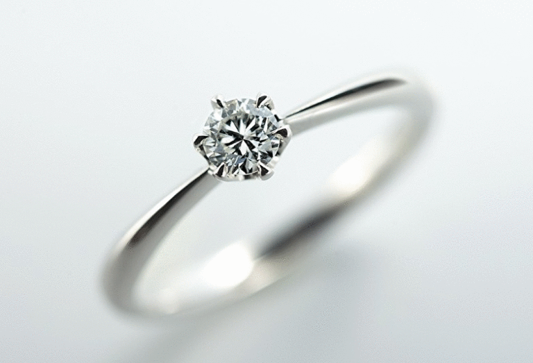 「婚約指輪リフォーム」４つのメリットデメリットとは？母、祖母のダイヤモンドを使ってプロポーズしよう