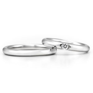 松本市で試着できるシンプルな結婚指輪を選んだお客様の声とともにご紹介