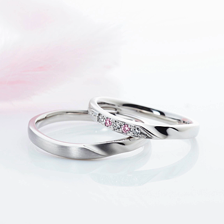 ピンクサファイアの結婚指輪「ミルク＆ストロベリー」