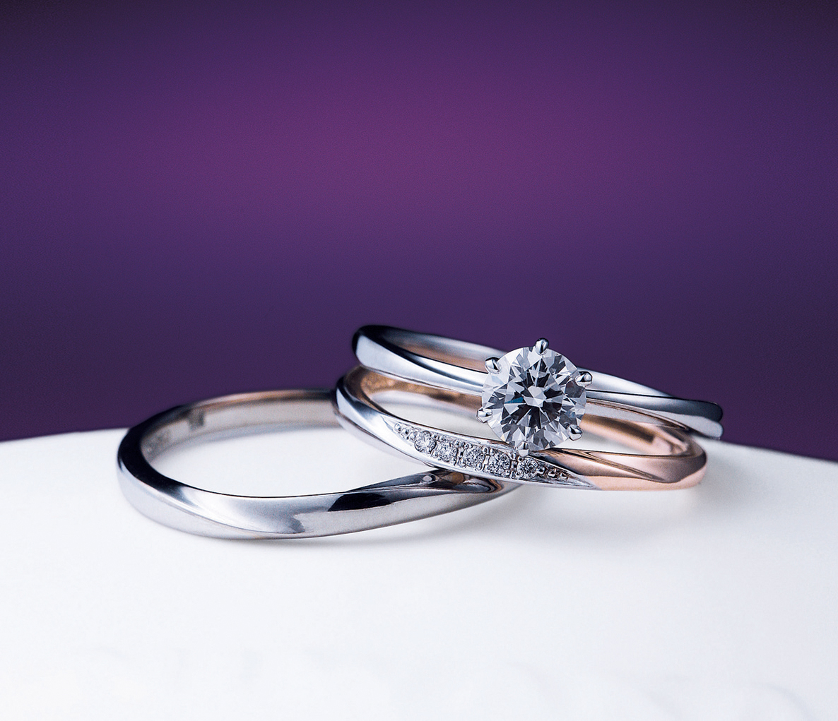 NIWAKAの婚約指輪「花雪」と結婚指輪「雪佳景」