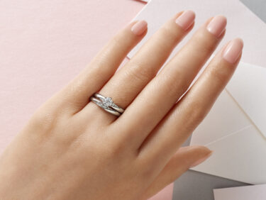 【長野市】女性の本音は婚約指輪がほしい！意外と知らない婚約指輪を贈る理由とは。