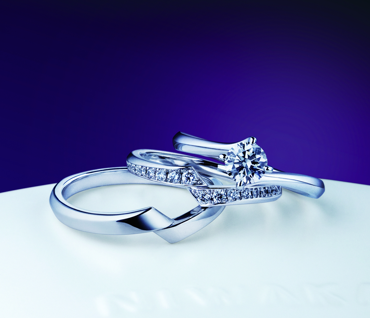 NIWAKA（ニワカ）の婚約指輪「柊」結婚指輪「綾」