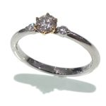 コンビネーション三石婚約指輪