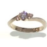 杢目模様の入った婚約指輪