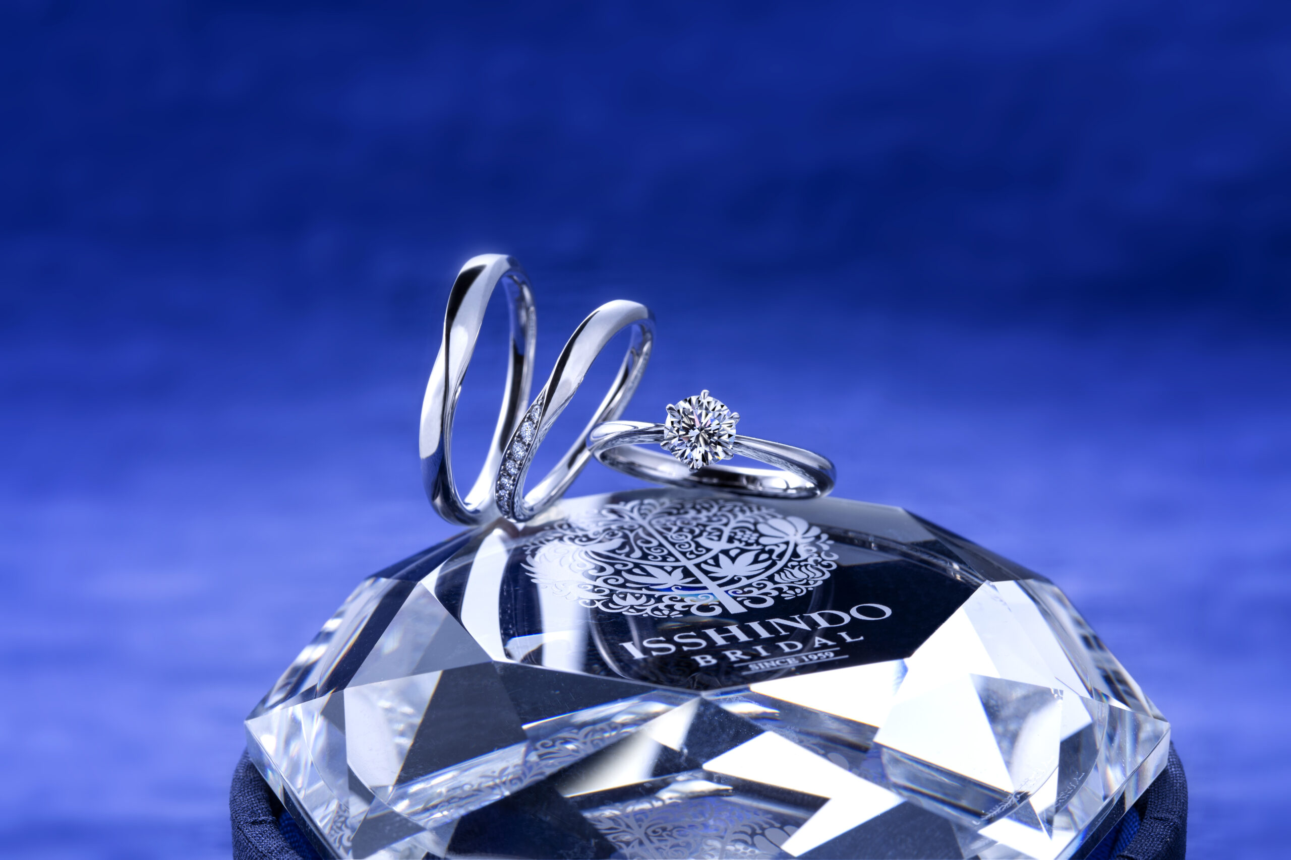 ロイヤル・アッシャーの婚約指輪と結婚指輪