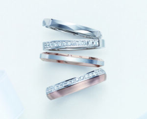 結婚指輪はゴールドとプラチナどっち？選べない悩みを解消する「コンビリング」4つのメリットと注意点