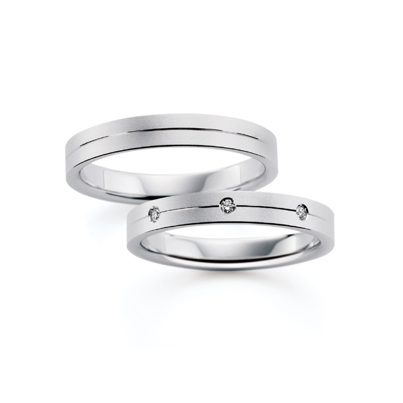 ロイヤル・アッシャーの結婚指輪「WRA018、WRB027」