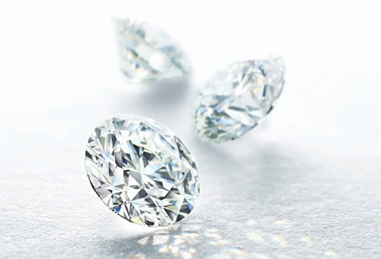 ラザールダイヤモンドの婚約指輪の相場と価格例