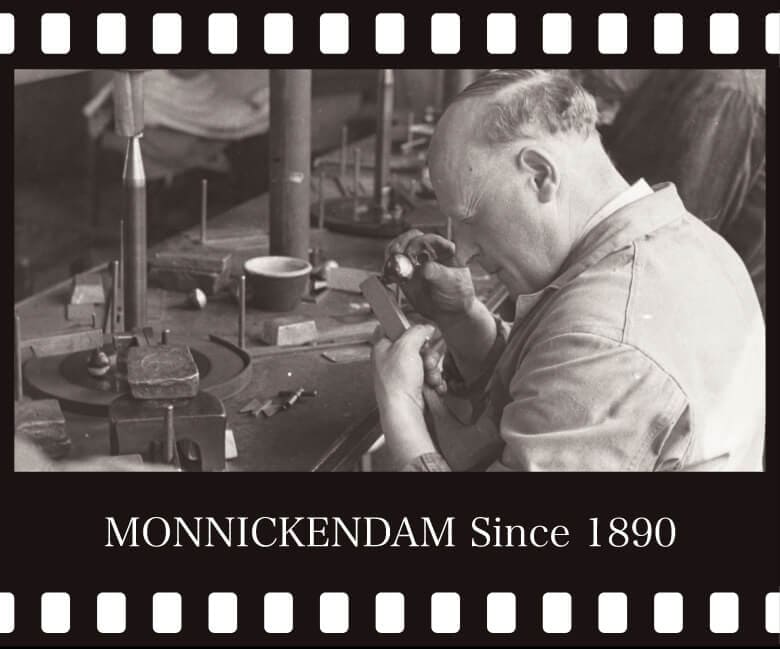 MONNICKENDAM (モニッケンダム)