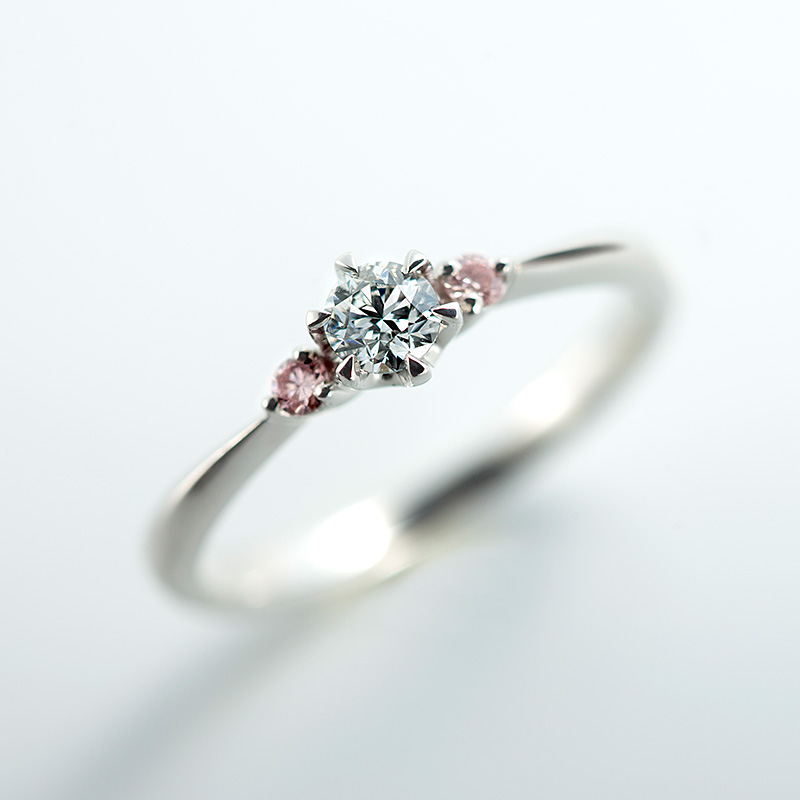 Petit（プティ）ピンクダイヤメレ - クッカクッカ | 婚約指輪