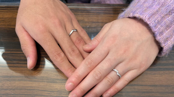 NIWAKAの結婚指輪を着用したカップル画像