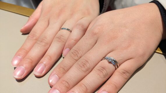 ルシエの結婚指輪をつけたカップル