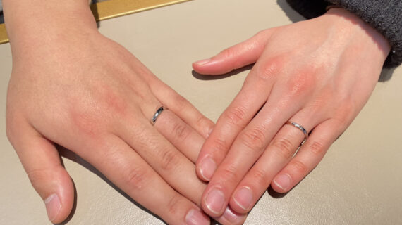 NIWAKA(ニワカ)の結婚指輪を着用した夫婦