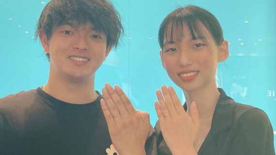 ルシエの結婚指輪を着けたカップル