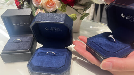 ロイヤルアッシャーの婚約指輪と結婚指輪とラザールダイヤモンドの結婚指輪