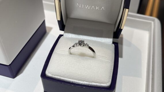 NIWAKA(ニワカ)の婚約指輪を購入した男性