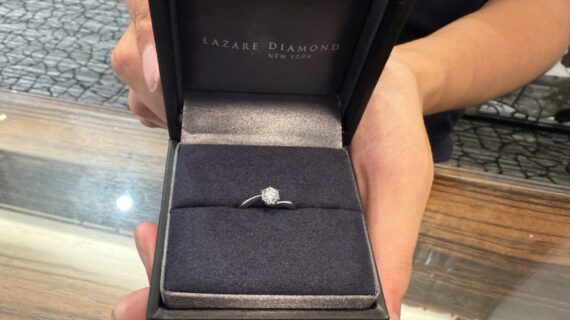 ラザールダイヤモンドの婚約指輪