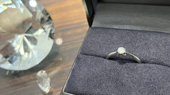 ラザールダイヤモンドの婚約指輪