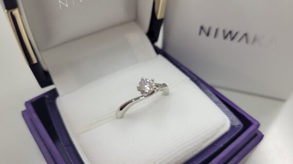 NIWAKA（ニワカ）の婚約指輪