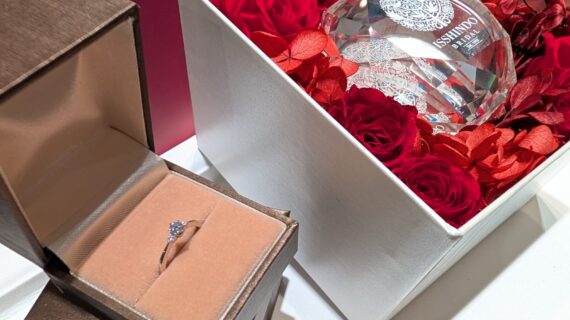 プティの婚約指輪が入った箱
