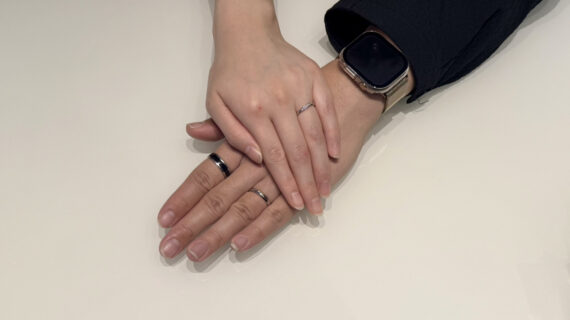 ルシエの結婚指輪を着けたカップル