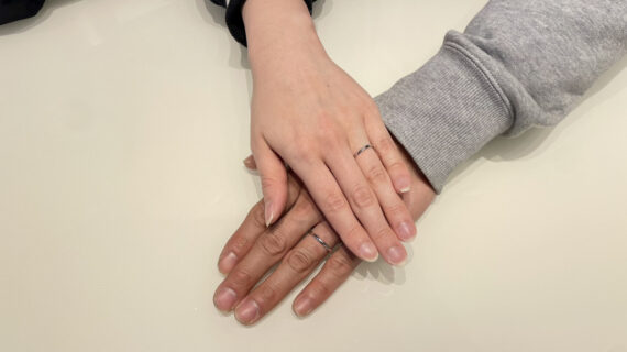 アンクオーレの結婚指輪を着けたカップル