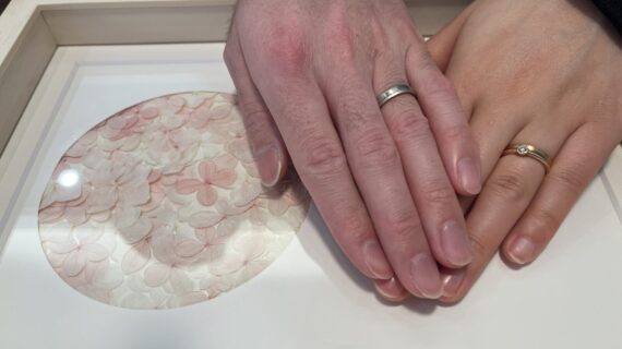 NIWAKAの結婚指輪を着けた夫婦