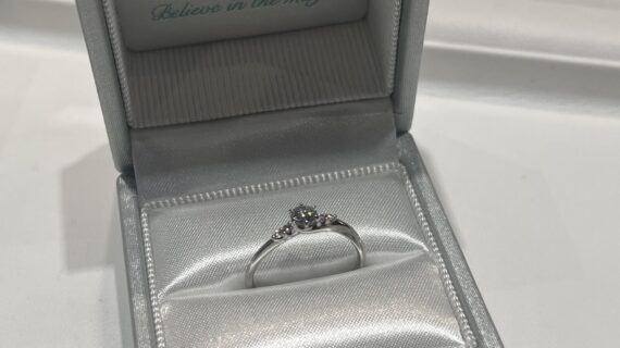 ディズニーシンデレラの婚約指輪を購入した男性