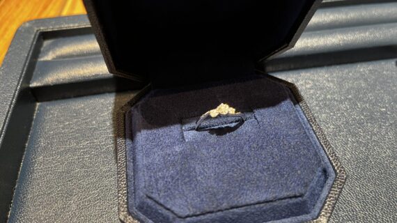 ロイヤル・アッシャーの婚約指輪