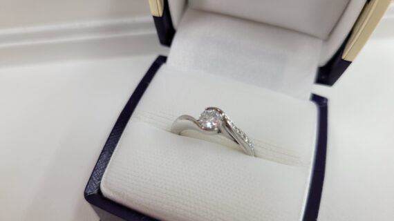 ニワカの婚約指輪