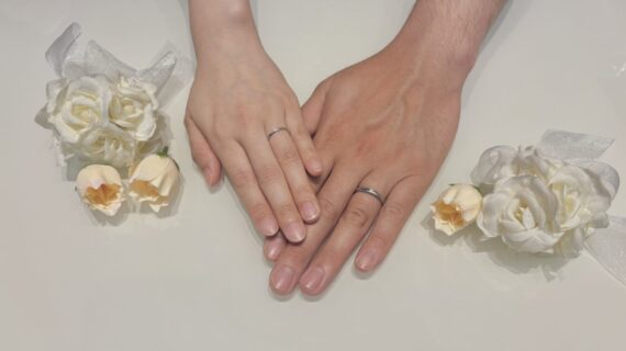 LUCIEの結婚指輪をつけたカップル