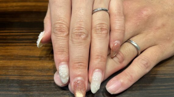 ルシエの結婚指輪を着けたカップル