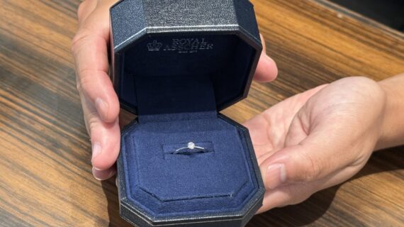 ロイヤルアッシャーの婚約指輪