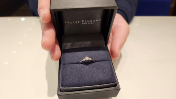 ラザールダイヤモンドの婚約指輪